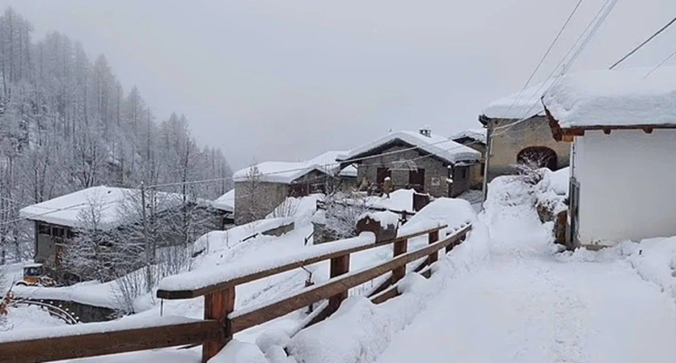 Συναγερμός σε Ιταλία και Ελβετία για χιονοστιβάδες στις Άλπεις