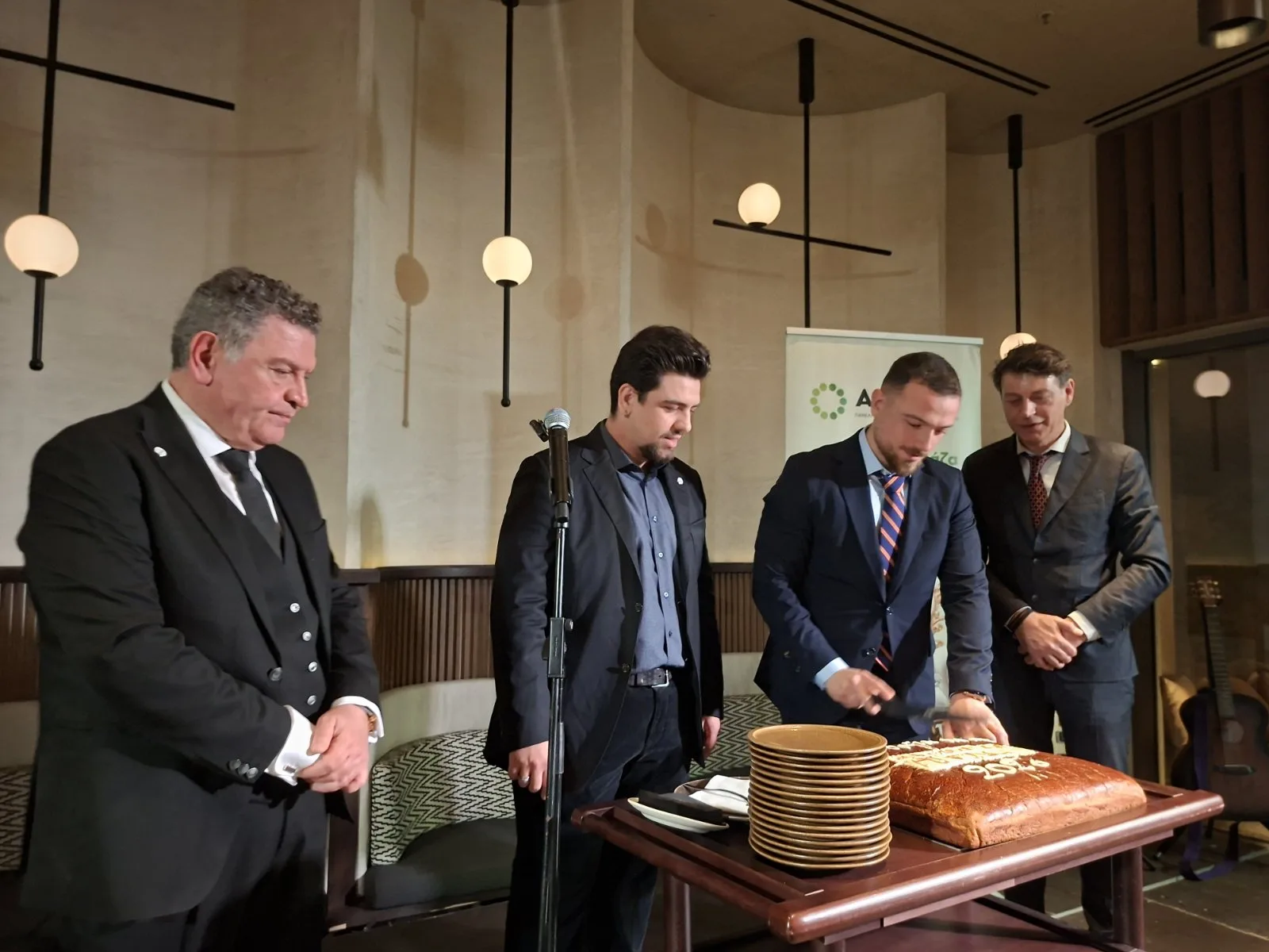 Ευχές και καλό κλίμα στην κοπή πίτας της ΑΝΑΚΕΜ Α.Ε