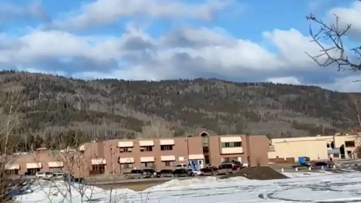 Καναδάς: Οι πρώτες στιγμές μετά την επίθεση με 10 νεκρούς στο γυμνάσιο Tumbler Ridge, ΒΙΝΤΕΟ
