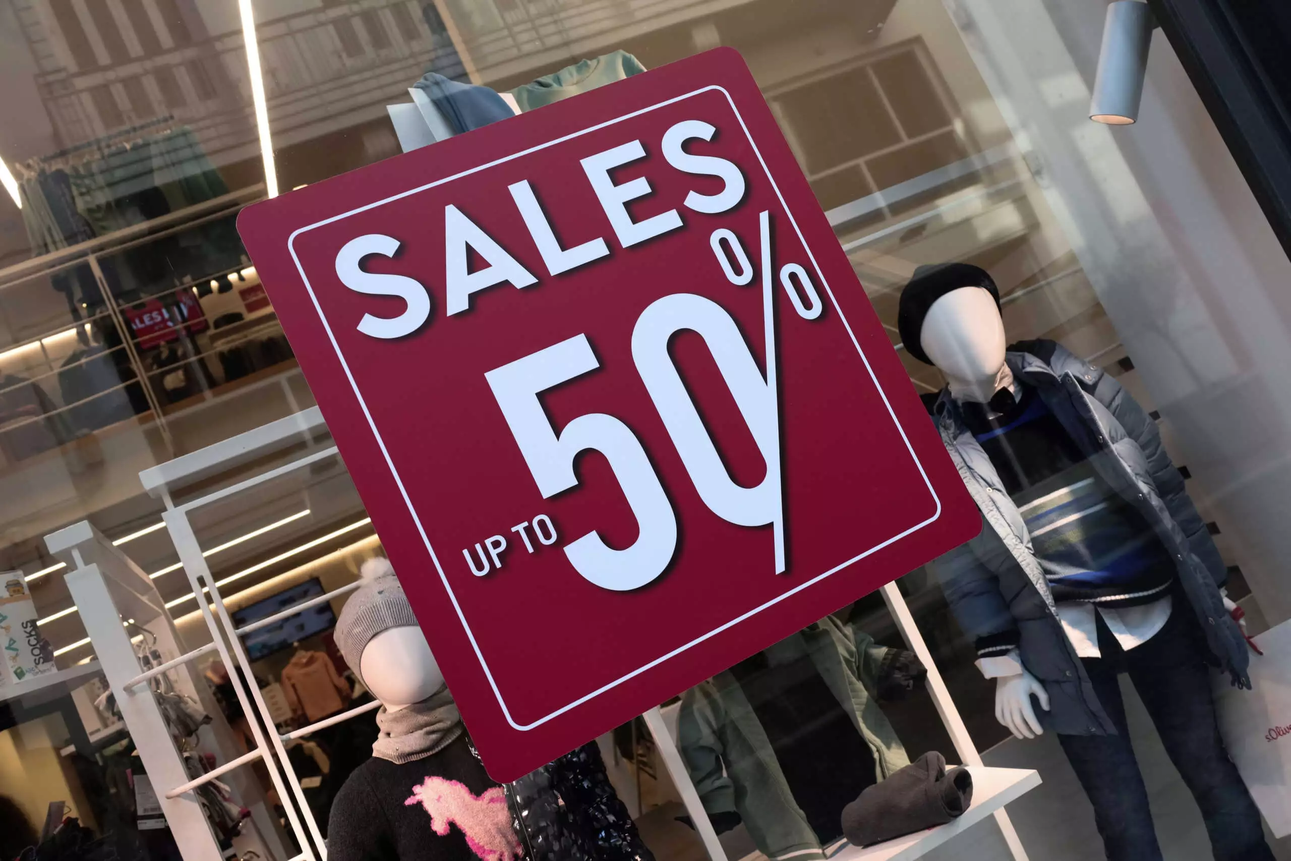 Χειμερινές εκπτώσεις 2026: Τελευταία ευκαιρία για αγορές έως 28 Φεβρουαρίου – Τι να προσέξουν καταναλωτές και επιχειρήσεις