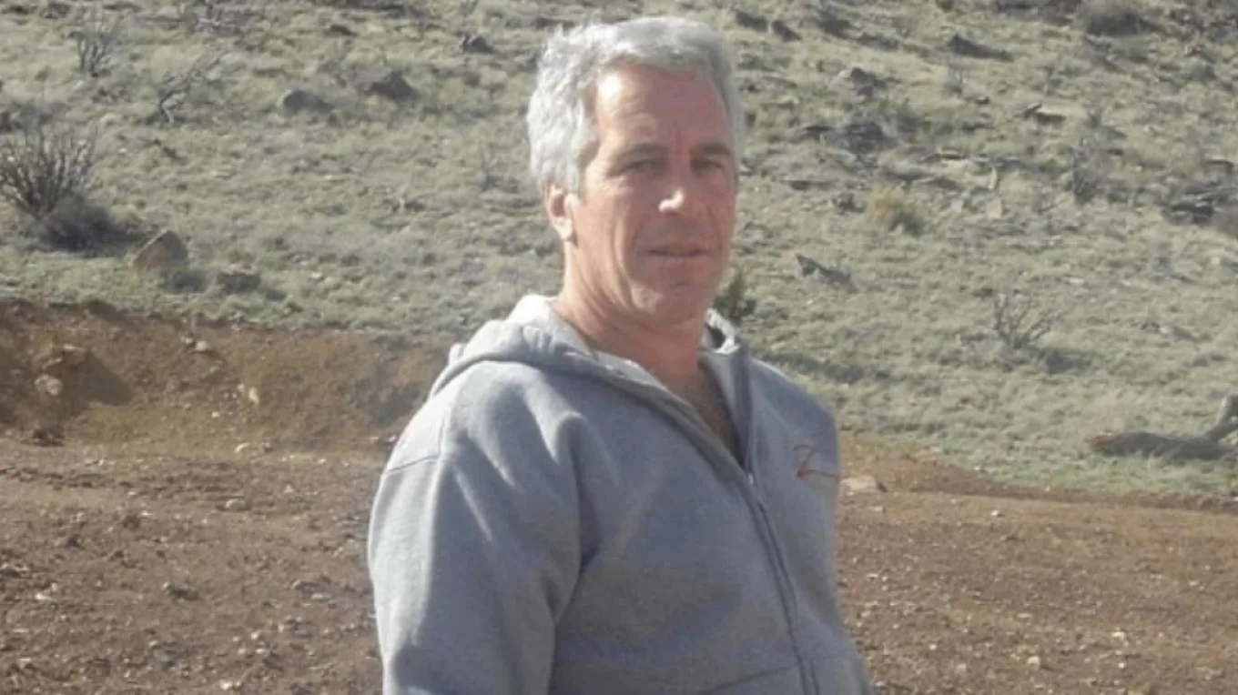 Η “γραπτή” φρίκη του Έπσταϊν: Τι αποκαλύπτουν ημερολόγια και καταθέσεις όσων επέζησαν