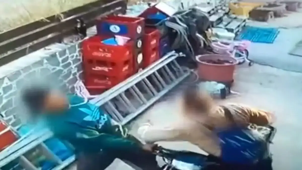 Ντοκουμέντο από την πατροκτονία στη Λέρο: Ο πατέρας χτυπούσε τον 18χρονο γιο του πριν έναν χρόνο