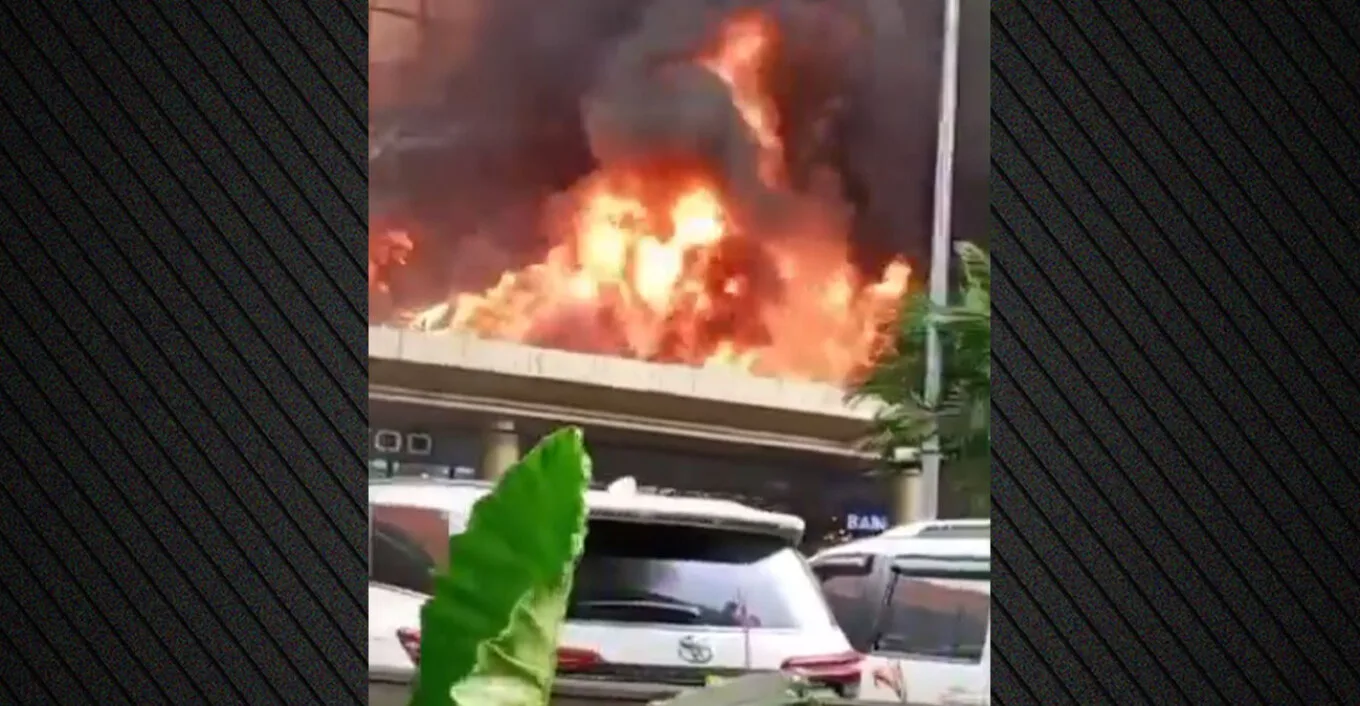 Ινδονησία: Μεγάλη φωτιά σε εμπορικό κέντρο, ΒΙΝΤΕΟ