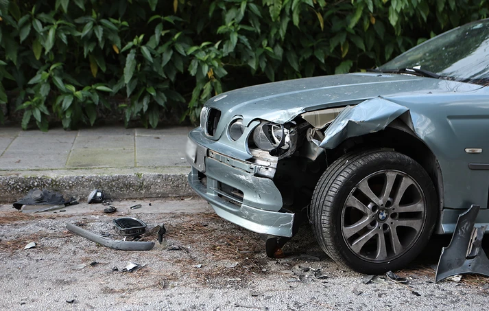 Αυτή είναι η ποινή στην τραγουδίστρια που «σάρωσε» αυτοκίνητα στο Κολωνάκι