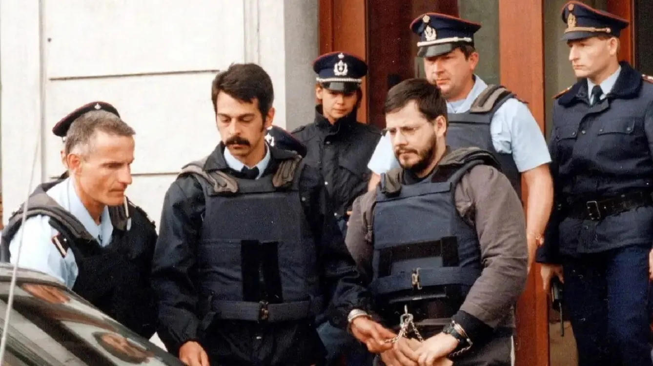 Έρευνα για το «τέρας του Βελγίου» Μαρκ Ντιτρού: Βρέθηκαν 200 γυμνές φωτογραφίες παιδιών στο κελί του