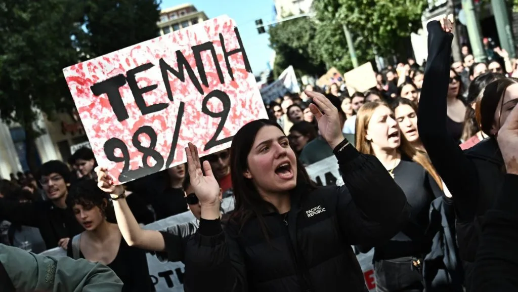 Τρία χρόνια από την τραγωδία των Τεμπών: Πανελλαδικές απεργίες και συλλαλητήρια σε όλη τη χώρα