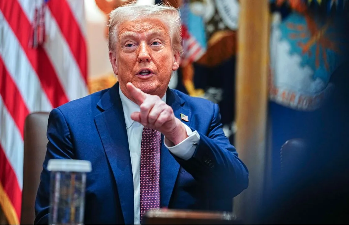 Τι κάνει ο Τραμπ; 15% και όχι 10% ο δασμός σε όλον το κόσμο!