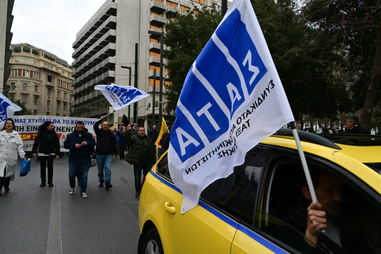 Κι άλλη 24ωρη απεργία οι ταξιτζήδες στην Αττική, στα άκρα η κόντρα τους με τον Κυρανάκη