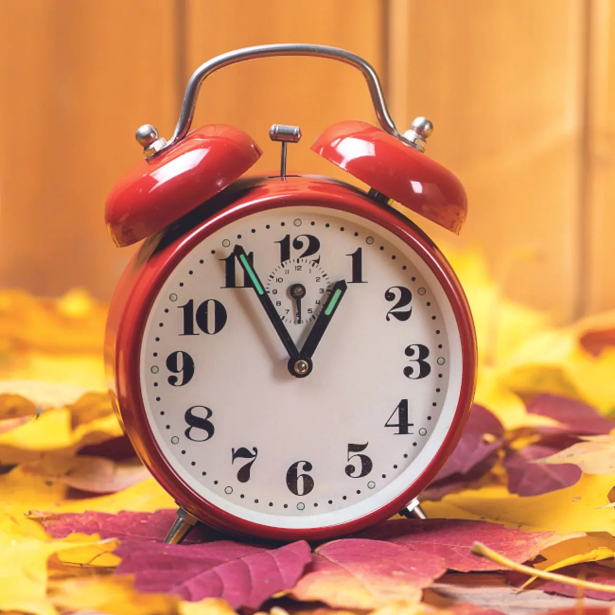 Θερινή ώρα 2026: Πότε γυρίζουμε τα ρολόγια και τι να κάνετε για να μην «χάσετε» τον ύπνο σας