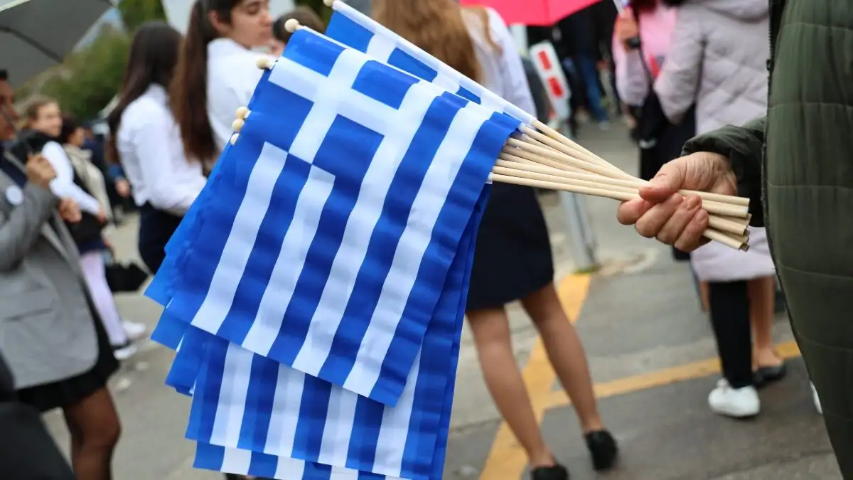 Μαθητές στην παρέλαση της 25ης Μαρτίου φώναζαν συνθήματα υπέρ της Χρυσής Αυγής!