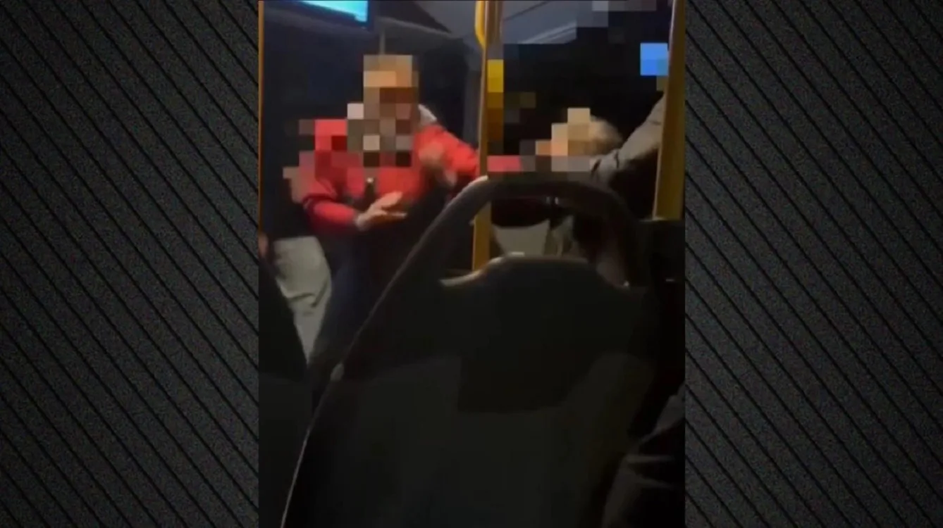 Θεσσαλονίκη: Επίθεση σε νεαρή μέσα σε λεωφορείο του ΚΤΕΛ, κατέβασαν τον άνδρα στη Χαλκηδόνα ΒΙΝΤΕΟ