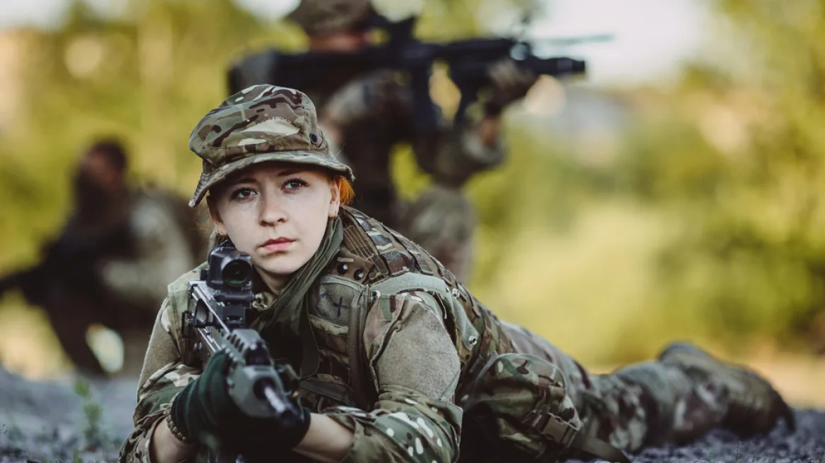 Το Γενικό Επιτελείο Στρατού «καλεί» τις Ελληνίδες στις Ένοπλες Δυνάμεις ΒΙΝΤΕΟ