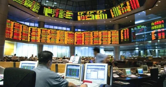 Βουτιά άνω του 1,5% στις ευρωπαϊκές μετοχές με φόντο τον πόλεμο και το Ορμούζ