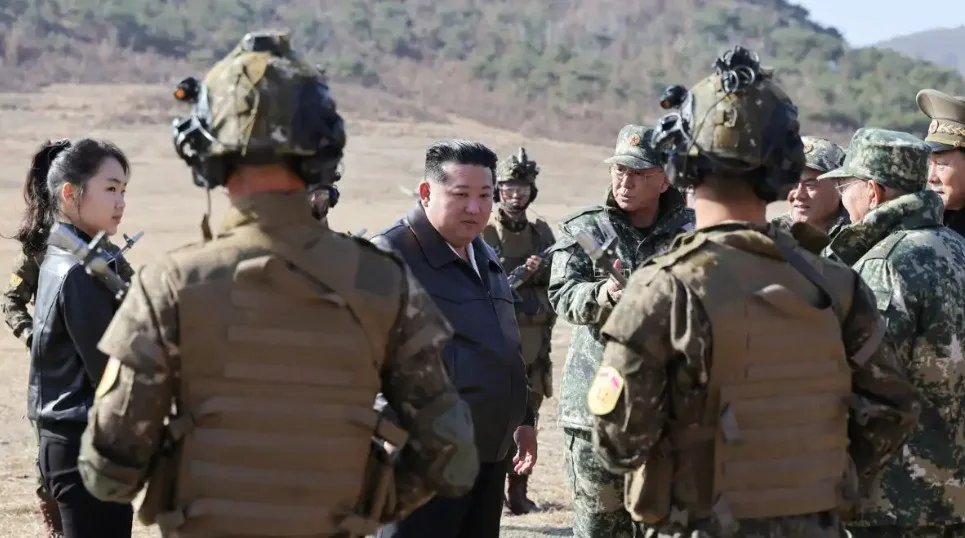 Ο Κιμ Γιονγκ Ουν ενισχύει το πυρηνικό οπλοστάσιο της Βόρειας Κορέας λόγω Ιράν