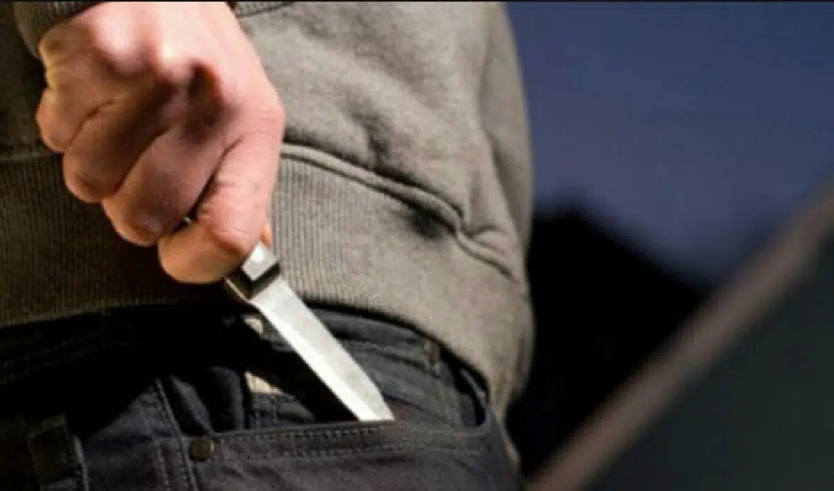 Πάτρα: Σύλληψη 15χρονου με αναδιπλούμενο μαχαίρι – Στα κρατητήρια και οι γονείς του