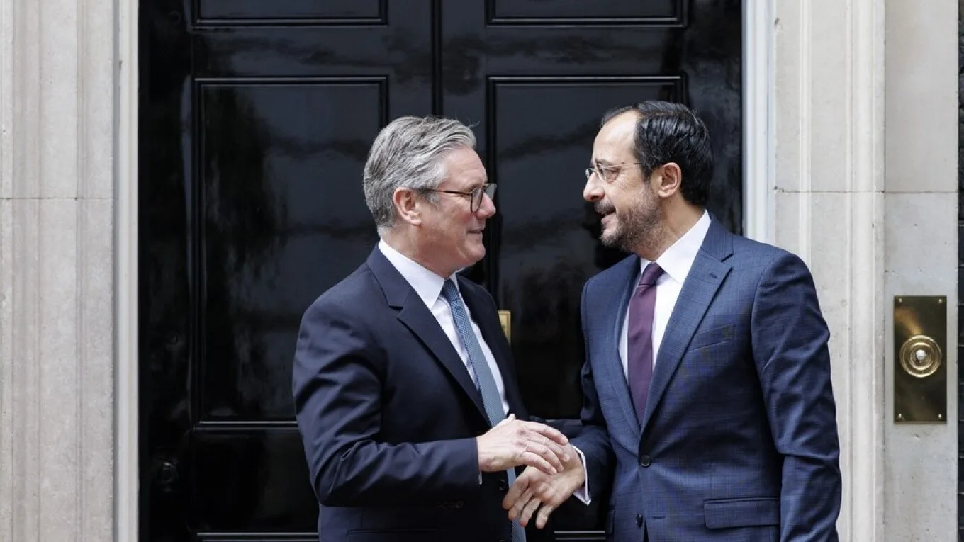 «Δεν θα γίνουν επιθετικές επιχειρήσεις κατά του Ιράν από τις βρετανικές βάσεις στην Κύπρο»