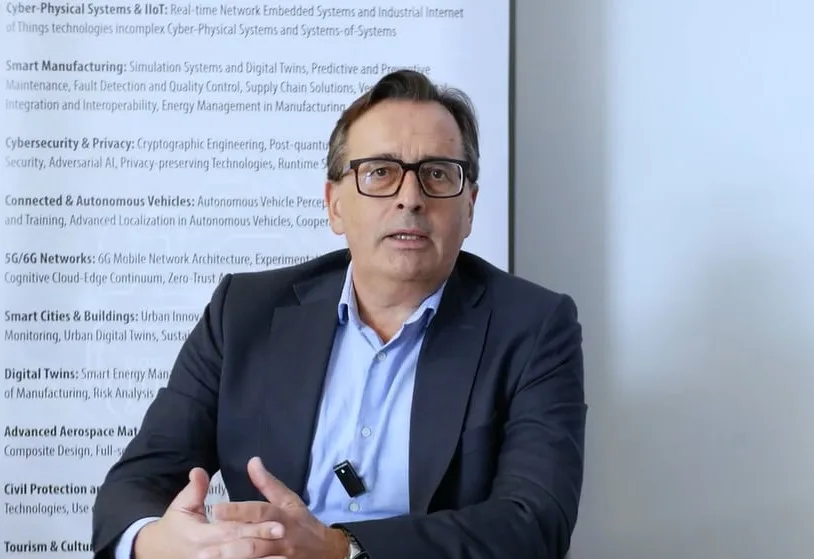 Χρυσόστομος Στύλιος: Έξυπνα κτίρια με τεχνητή νοημοσύνη και IoT παρουσιάζει το ΙΝΒΙΣ στο 15ο Forum Ενέργειας στην Πάτρα