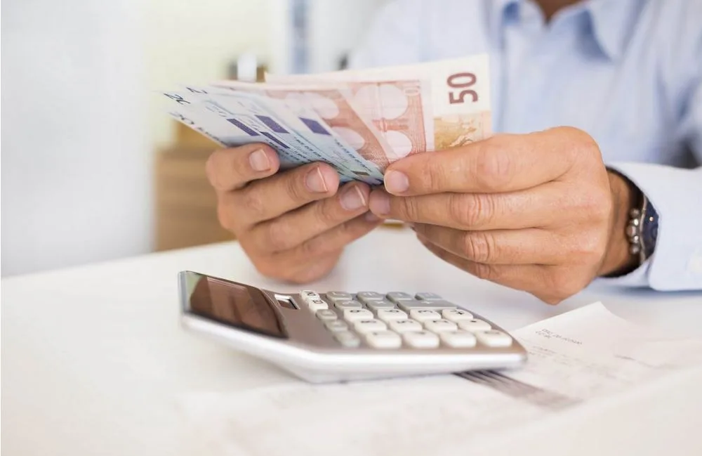 Πότε πληρώνονται οι συντάξεις Απριλίου 2026: Οι οριστικές ημερομηνίες