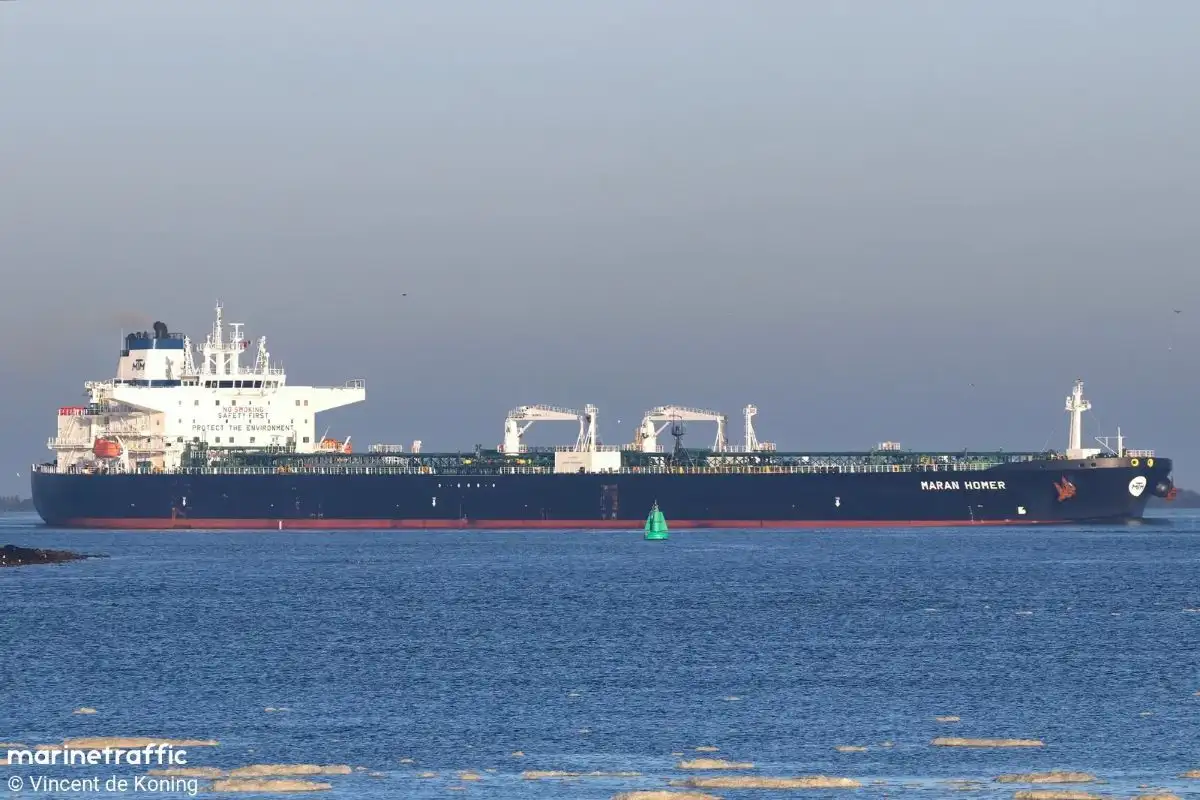 Αυτό είναι το ελληνικό δεξαμενόπλοιο που χτυπήθηκε στη Μαύρη Θάλασσα, τι ανακοίνωσε η πλοιοκτήτρια εταιρεία και για ποιον λόγο;