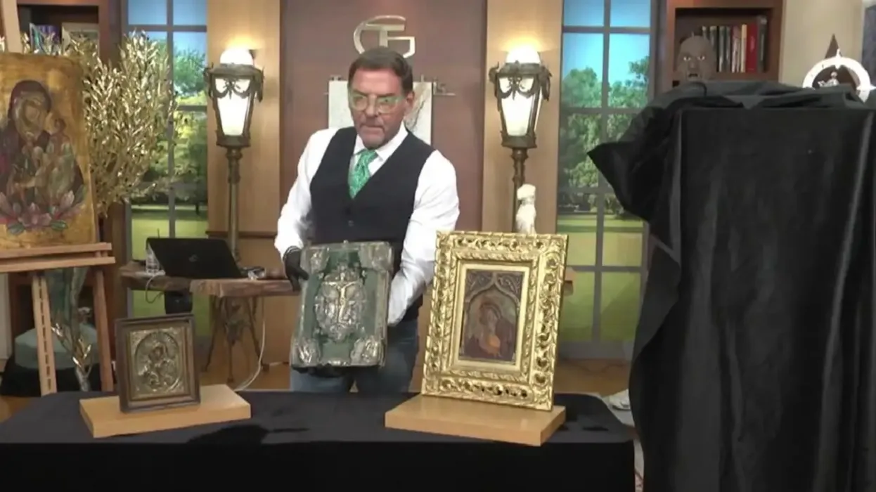 Τσαγκαράκης: Το Ευαγγέλιο του 1745 και οι πλαστοί πίνακες - Τι ψάχνουν οι Αρχές και η έρευνα για πιθανό κύκλωμα αρχαιοκαπηλίας