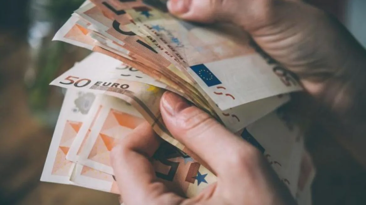 Δώρο Πάσχα 2026: Πότε πληρώνεται και πόσα δικαιούνται οι εργαζόμενοι