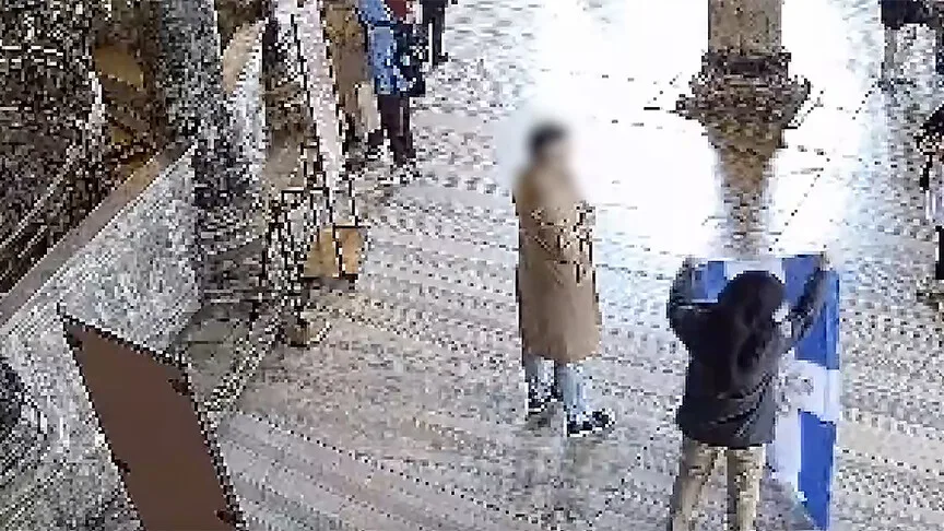Αγία Σοφία: Συνελήφθησαν δύο Έλληνες που άνοιξαν σημαία με τον δικέφαλο αετό