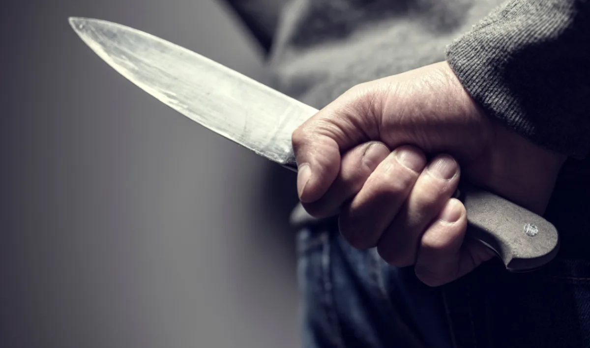 Πάτρα: Έβγαλε μαχαίρι σε μαγαζί και κατέληξε με χειροπέδες