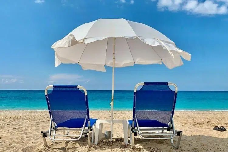 Κοινωνικός Τουρισμός 2026: Πότε ανοίγει το πρόγραμμα για το voucher διακοπών, τι αλλάζει